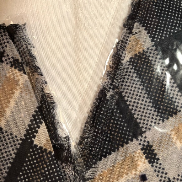 Lightweight cotton large scarf/shawl/hijab - Picture 7 of 7